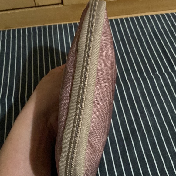 ETRO profumi(“cosmetic bag”) - Picture 6 of 9